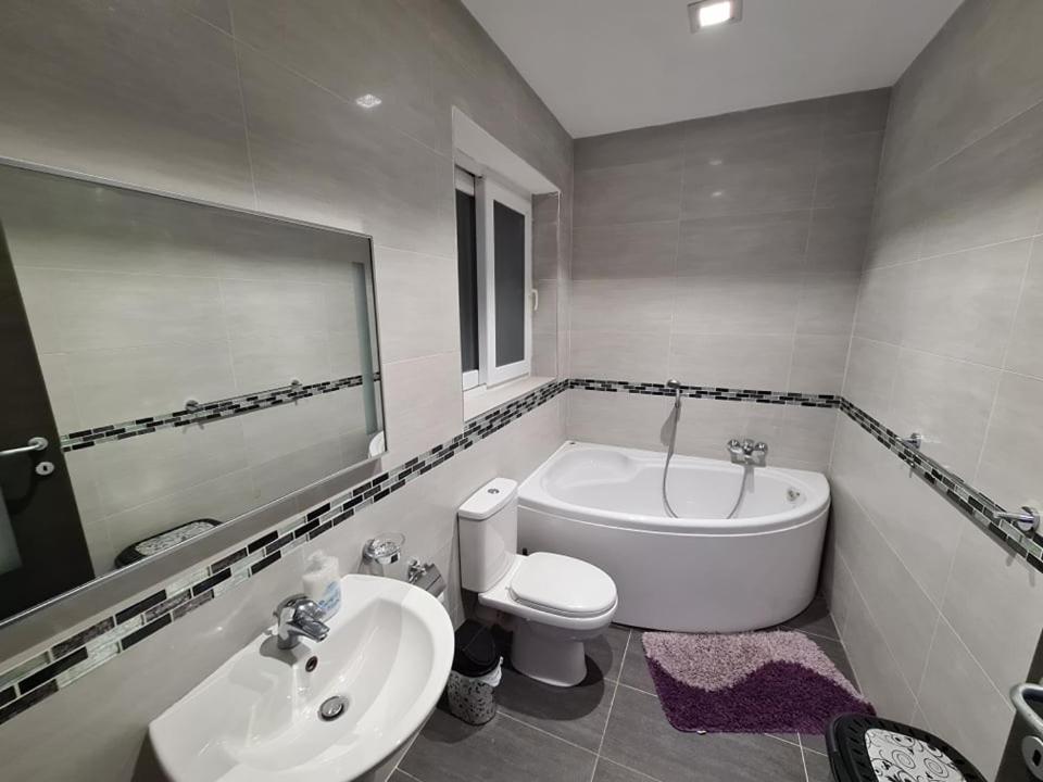 St Julians Central 2 Bedroom Apartment Saint Julian's Exteriér fotografie